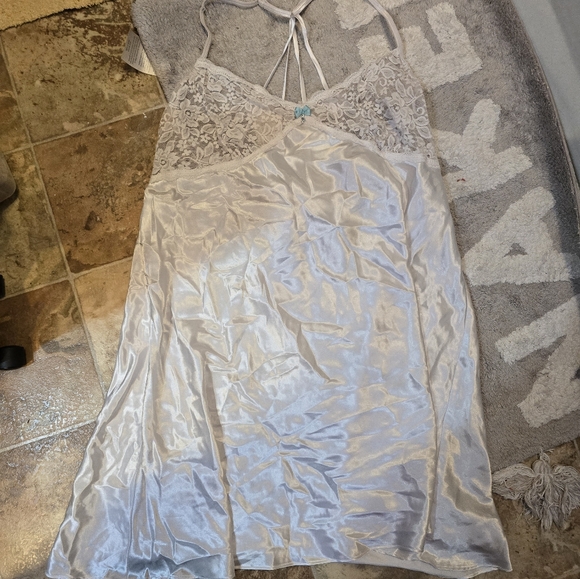 White Satin Lingerie - Picture 2 of 7